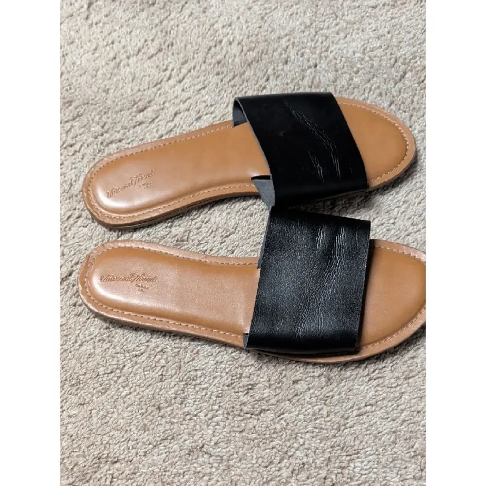 Universal Thread Black Wide-Strap Slide Sandals with Tan Footbed